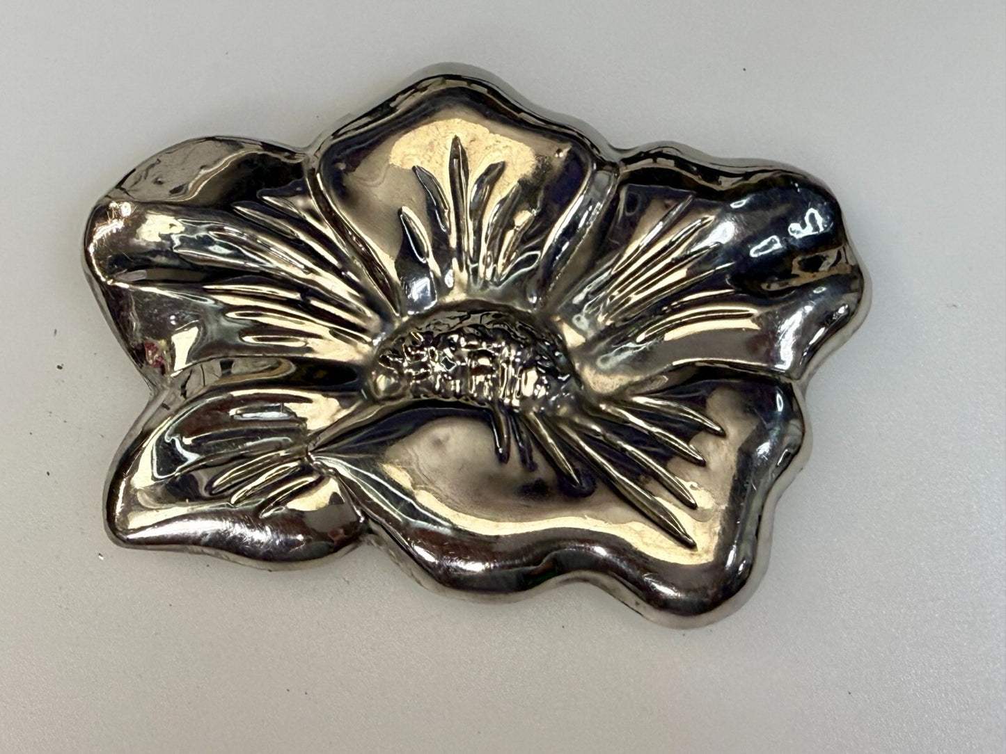 Beautiful Pansy Flower Shaped Silver Tone Hippy Vibe Scarf Slide Belt Buckle