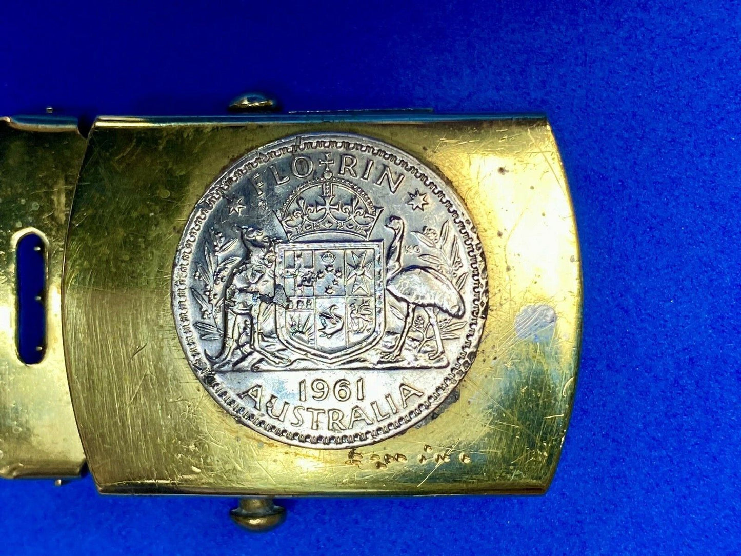 1961 AUSTRALIAN SILVER ONE 1 FLORIN mounted in Coin Collectors belt buckle