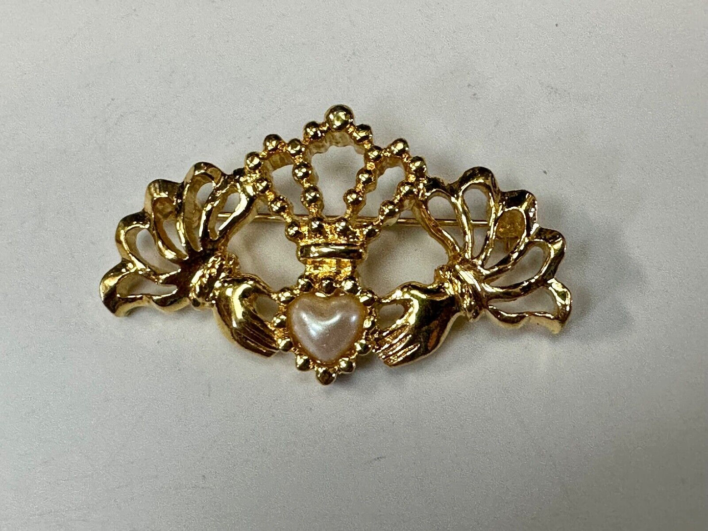 Vintage Avon Goldtone Brooch Pin Claddagh Hands Heart Crown Pearl Heart Bead