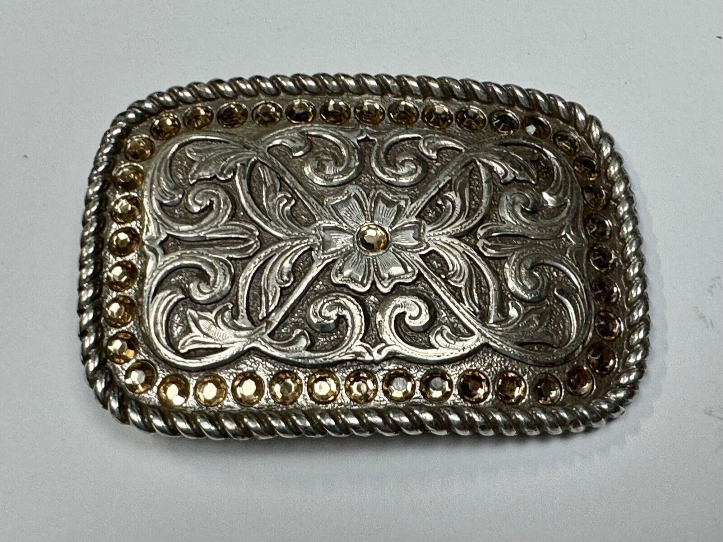 Beautiful western cowgirls rectangular belt buckle w/ Rhinestone boarder