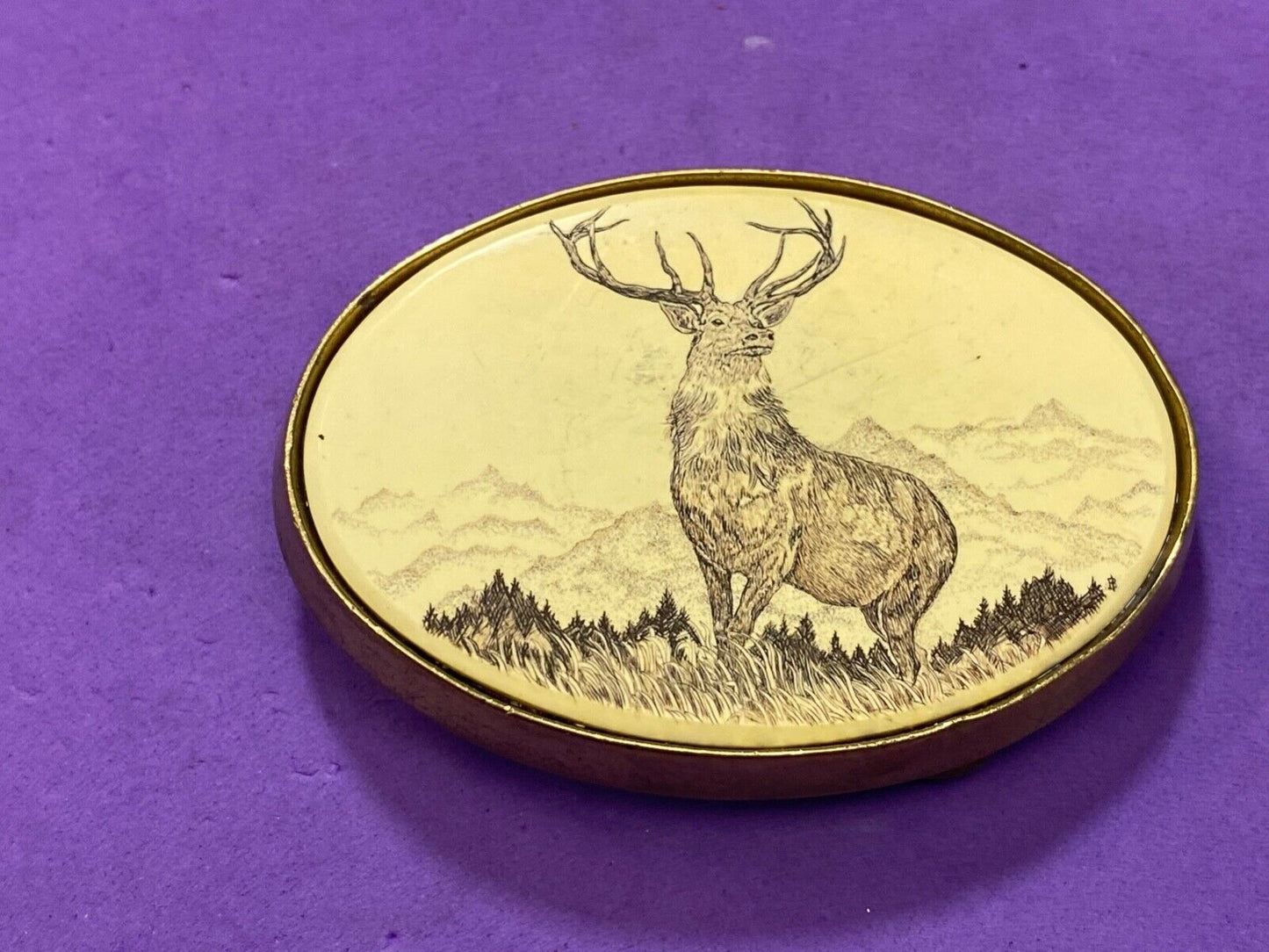 Vintage 1983 Barlow DEER Buck in nature Mountains with huge rack belt buckle