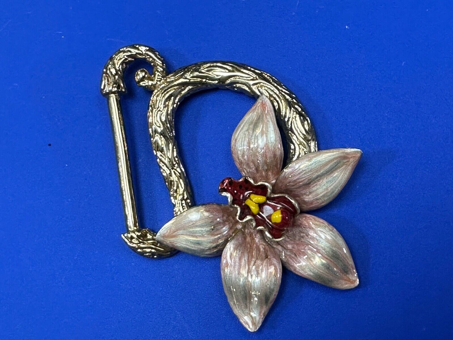 Beautiful flower cutout jeweled brushed enamel cutout belt buckle