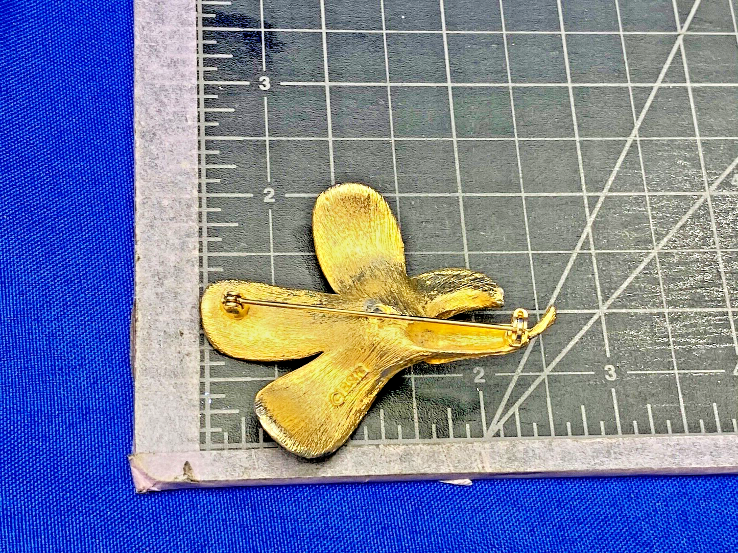 Vintage BSK Lily Flower Gold Tone Brooch Pin Costume Jewelry