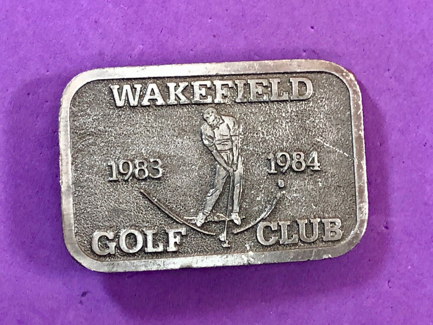 Vintage 1984 - WAKEFIELD golf country club belt buckle
