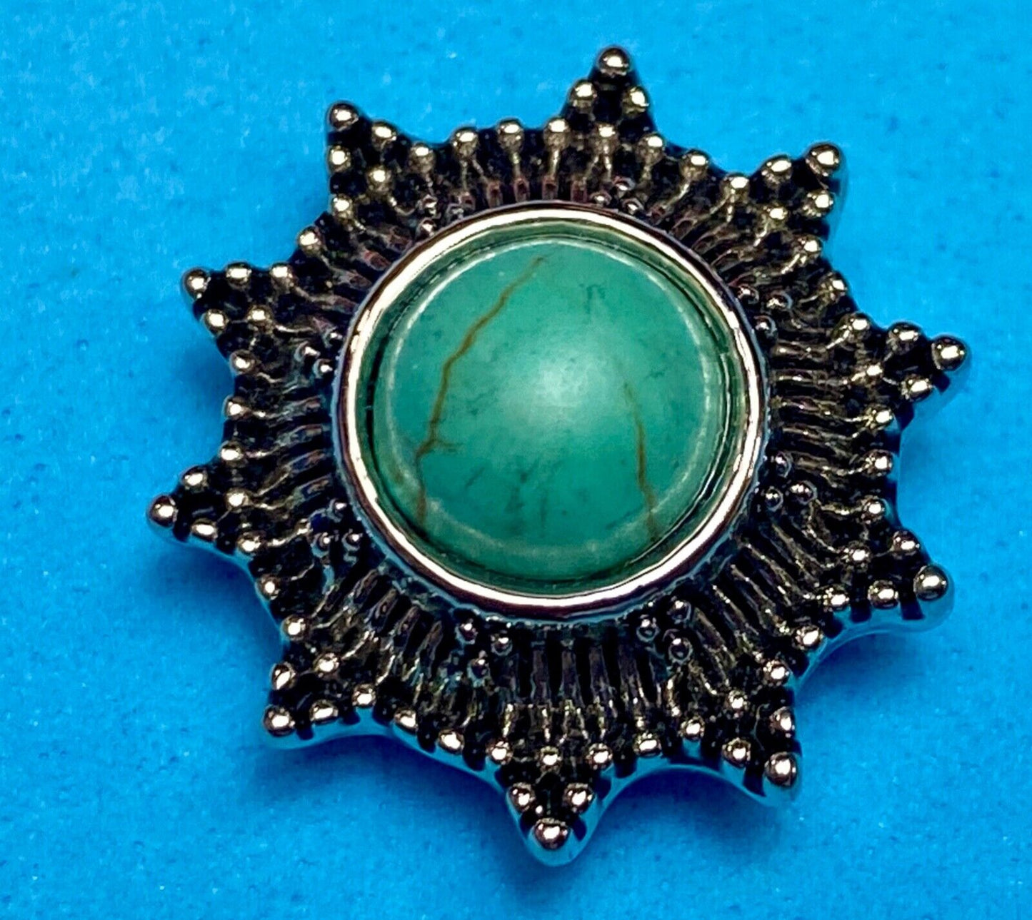 Turquoise colored centerpiece sunburst 18mm Ginger Snap Magnolia And Vine