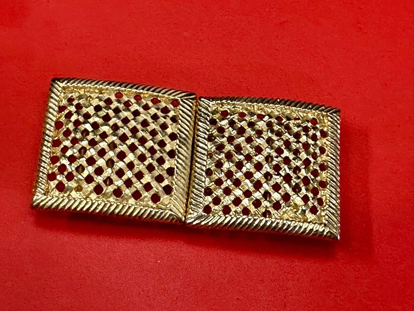 Basket Weave Pattern Vintage Two-piece interlocking gold tone belt buckle