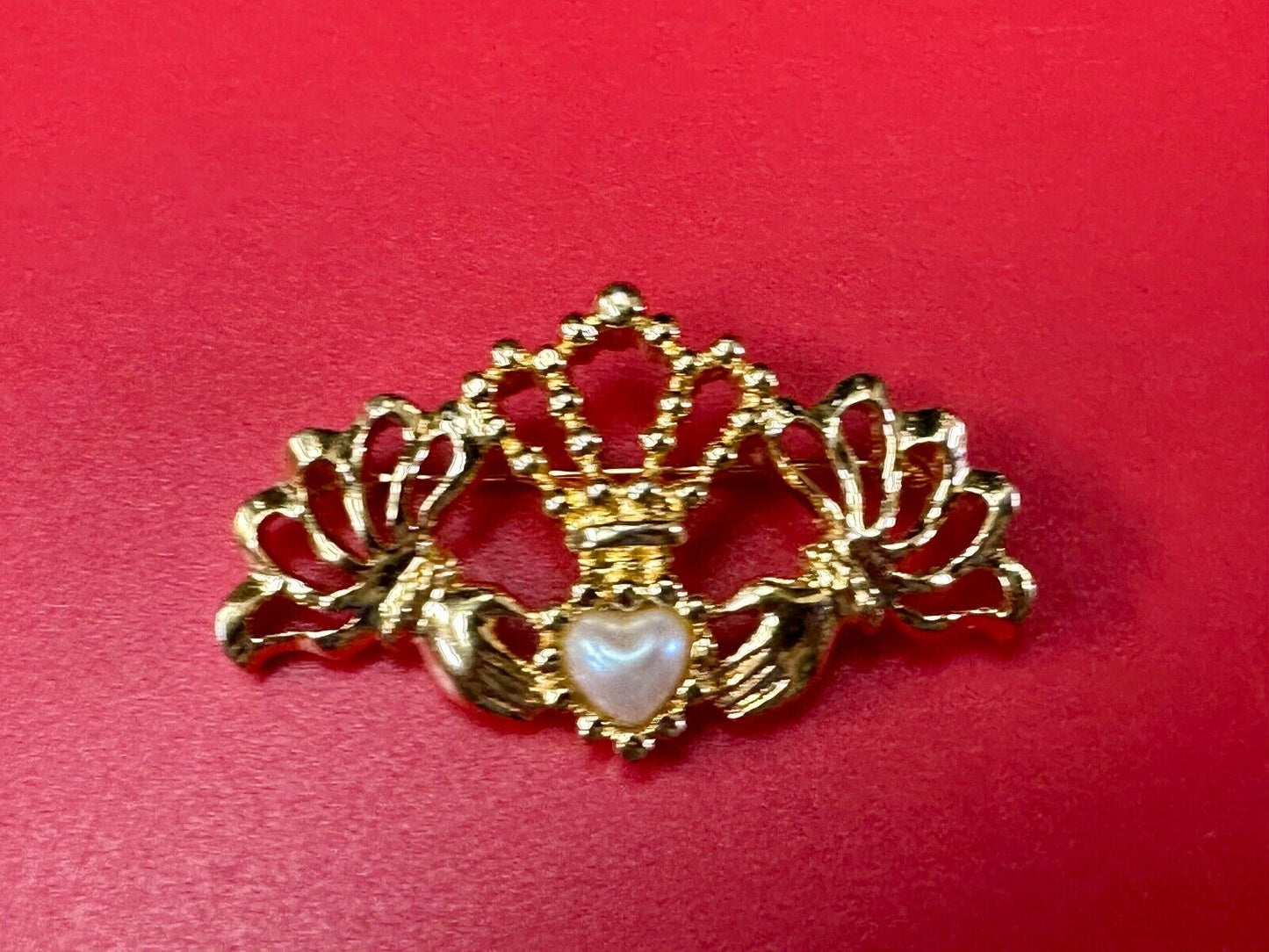 Vintage Avon Goldtone Brooch Pin Claddagh Hands Heart Crown Pearl Heart Bead