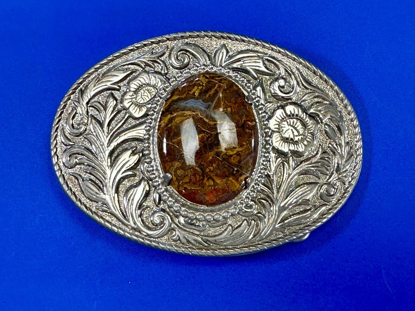 Beautiful cabochon cab stone centerpiece on western silver tone belt buckle