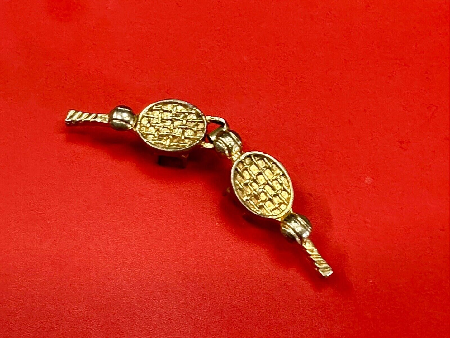 Tennis Raquette Vintage Two-piece interlocking gold tone belt buckle