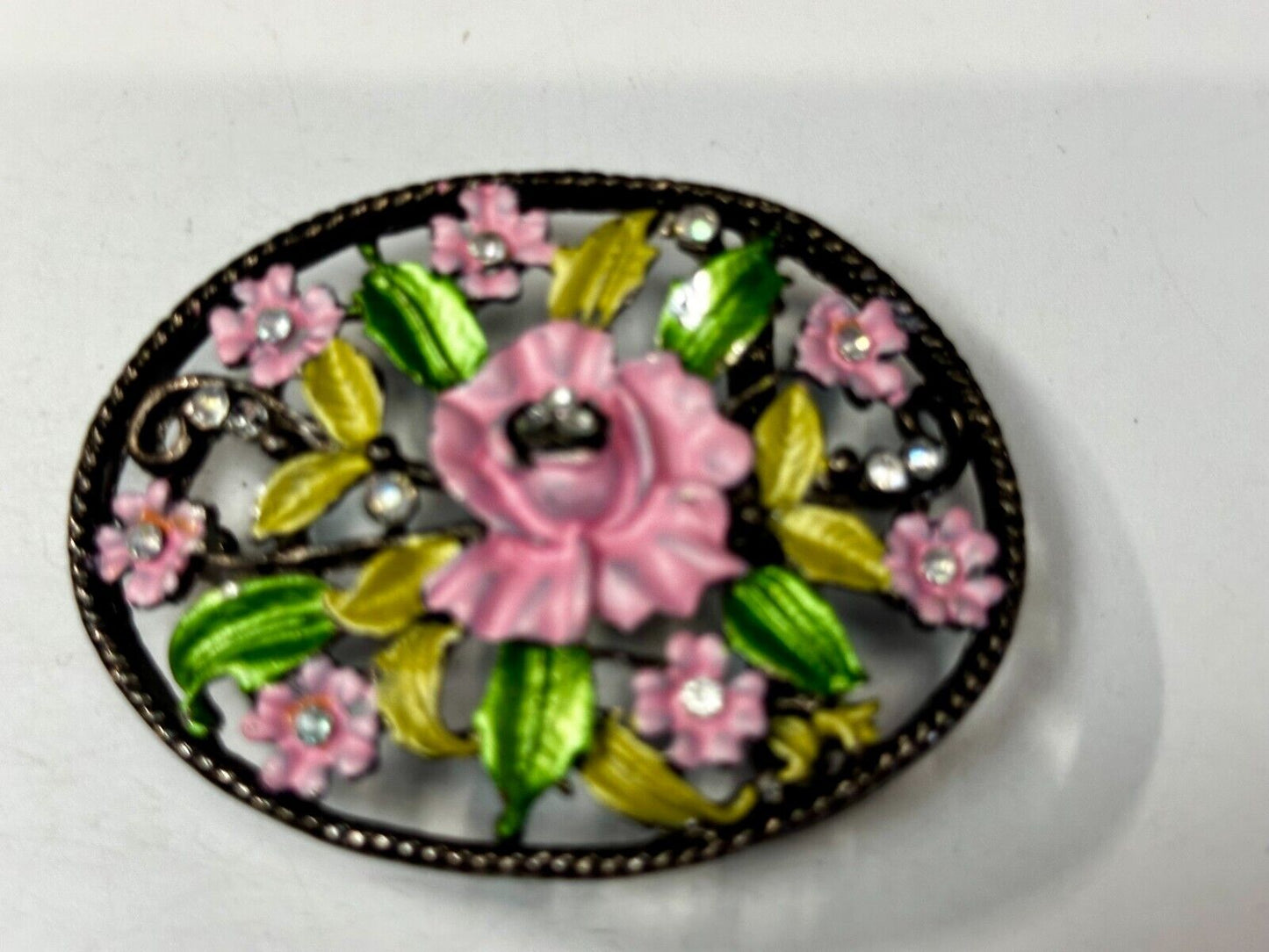 Beautiful Cutout Flower Themed See Through Rhinestone Accented Belt Buckle