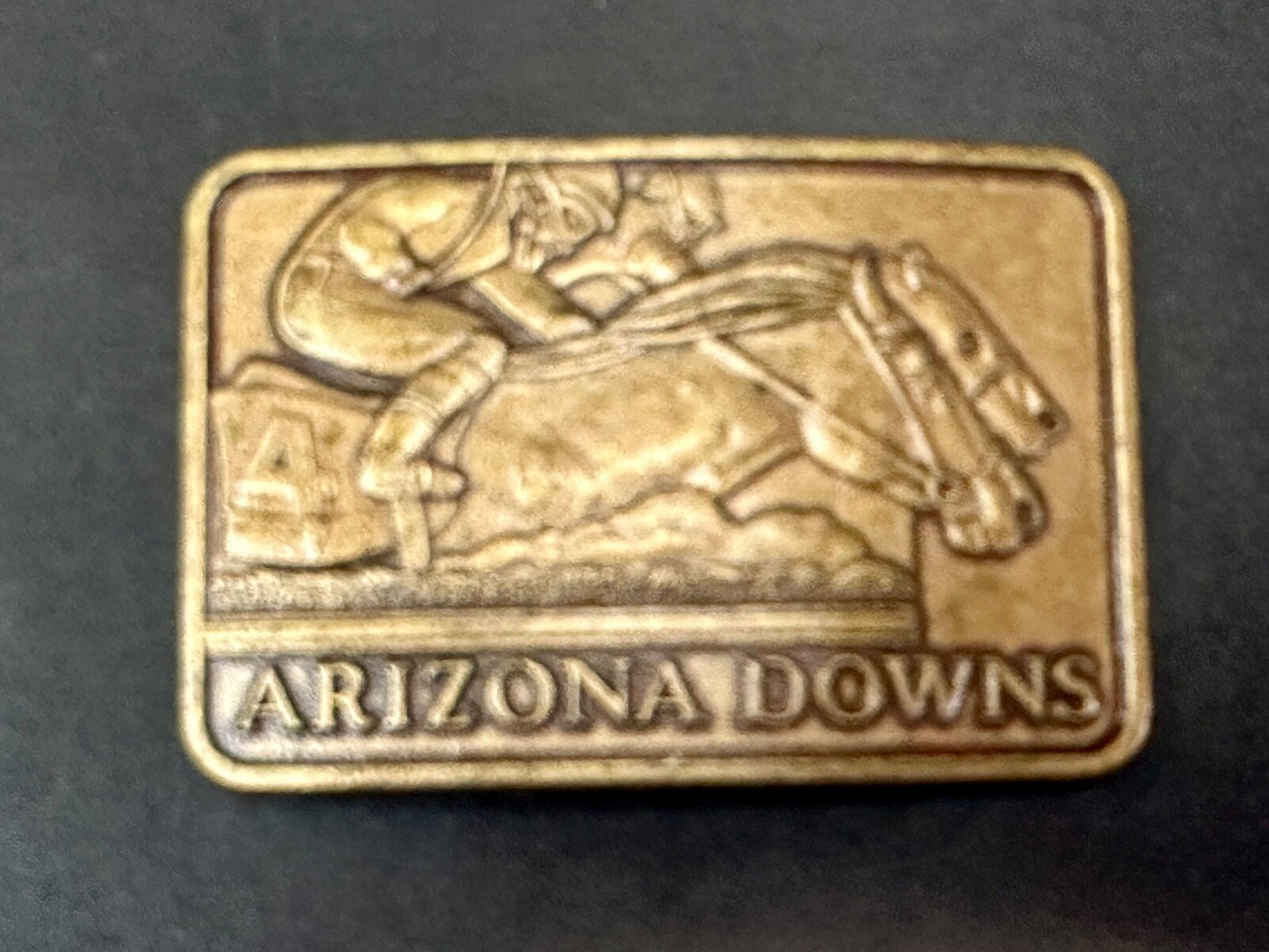 Vintage Arizona Downs Jockeys On Horses Racetrack Vtg. Brass Tone Belt Buckle