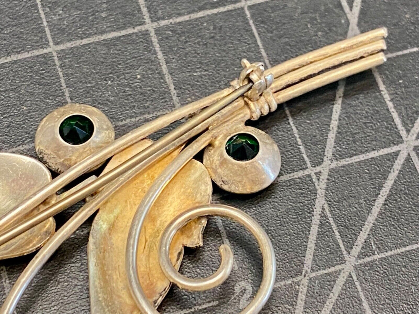 Beautiful Green Rhinestones? In Flower Theme Sterling Silver 925 Vintage Brooch