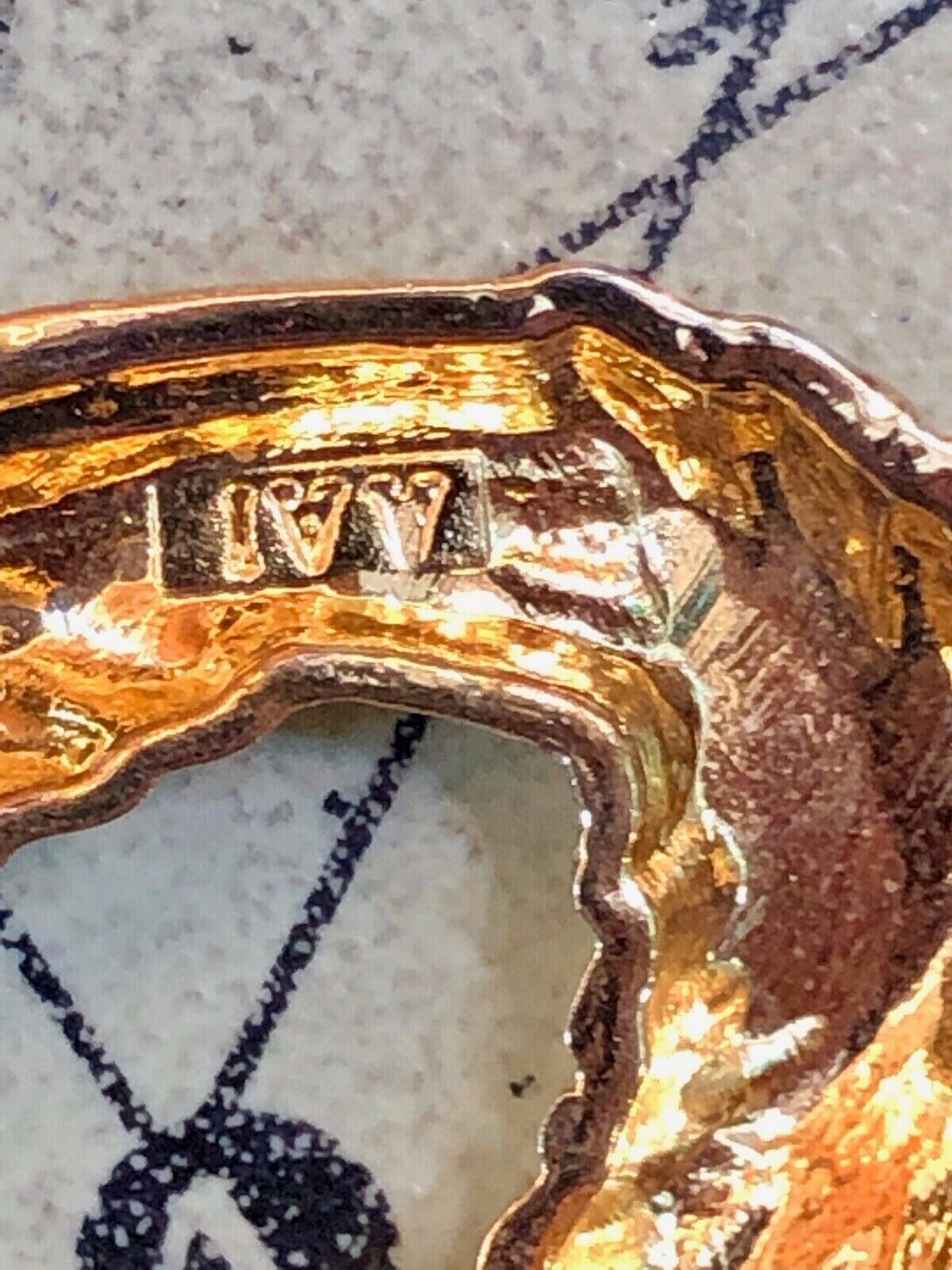 Vintage AAI signed Gold tone Circular Pendant brooch