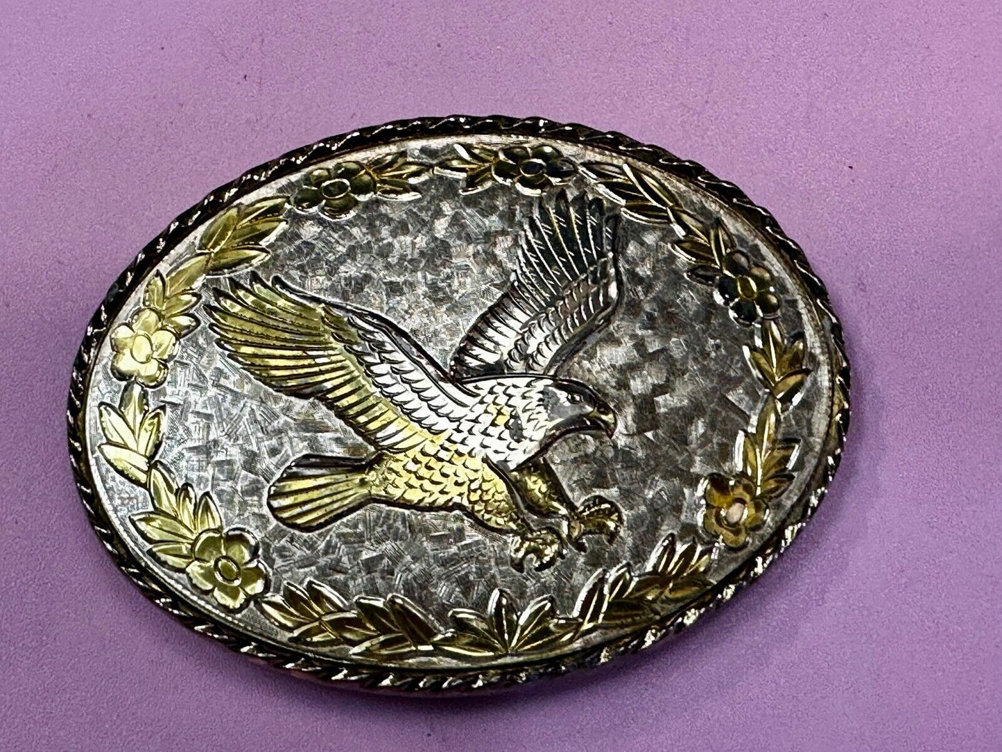 Vintage EAGLE flying High western etched flower swirl design belt buckle - W