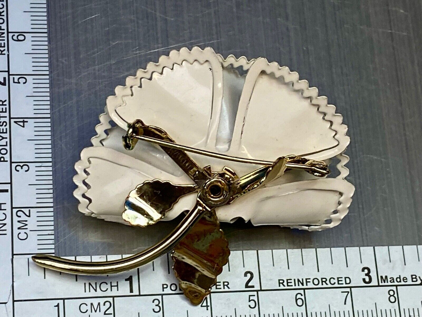 Vintage Enamel Flower 3-D Retro Pin Brooch White Petals Rhinestones By Avon