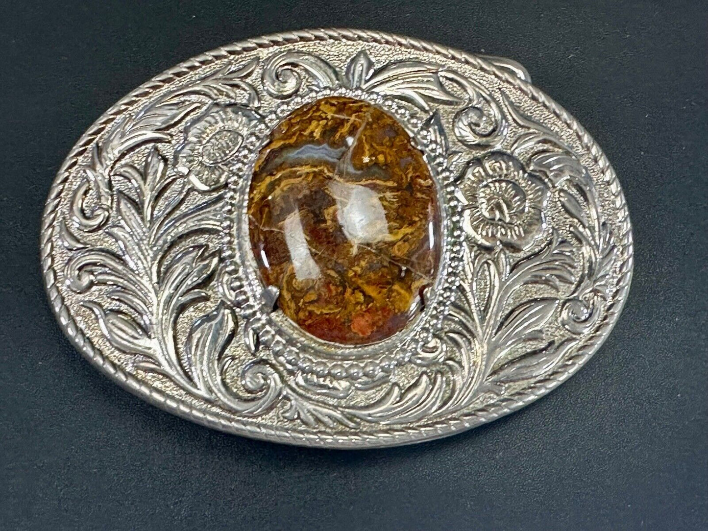 Beautiful cabochon cab stone centerpiece on western silver tone belt buckle