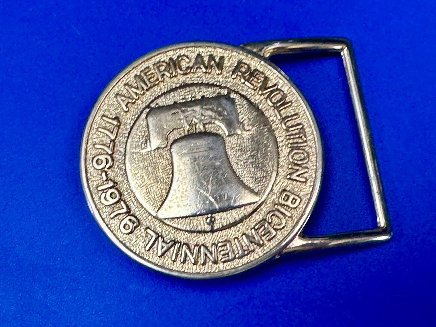 American Revolution bicentennial liverty bell round gold tone belt buckle