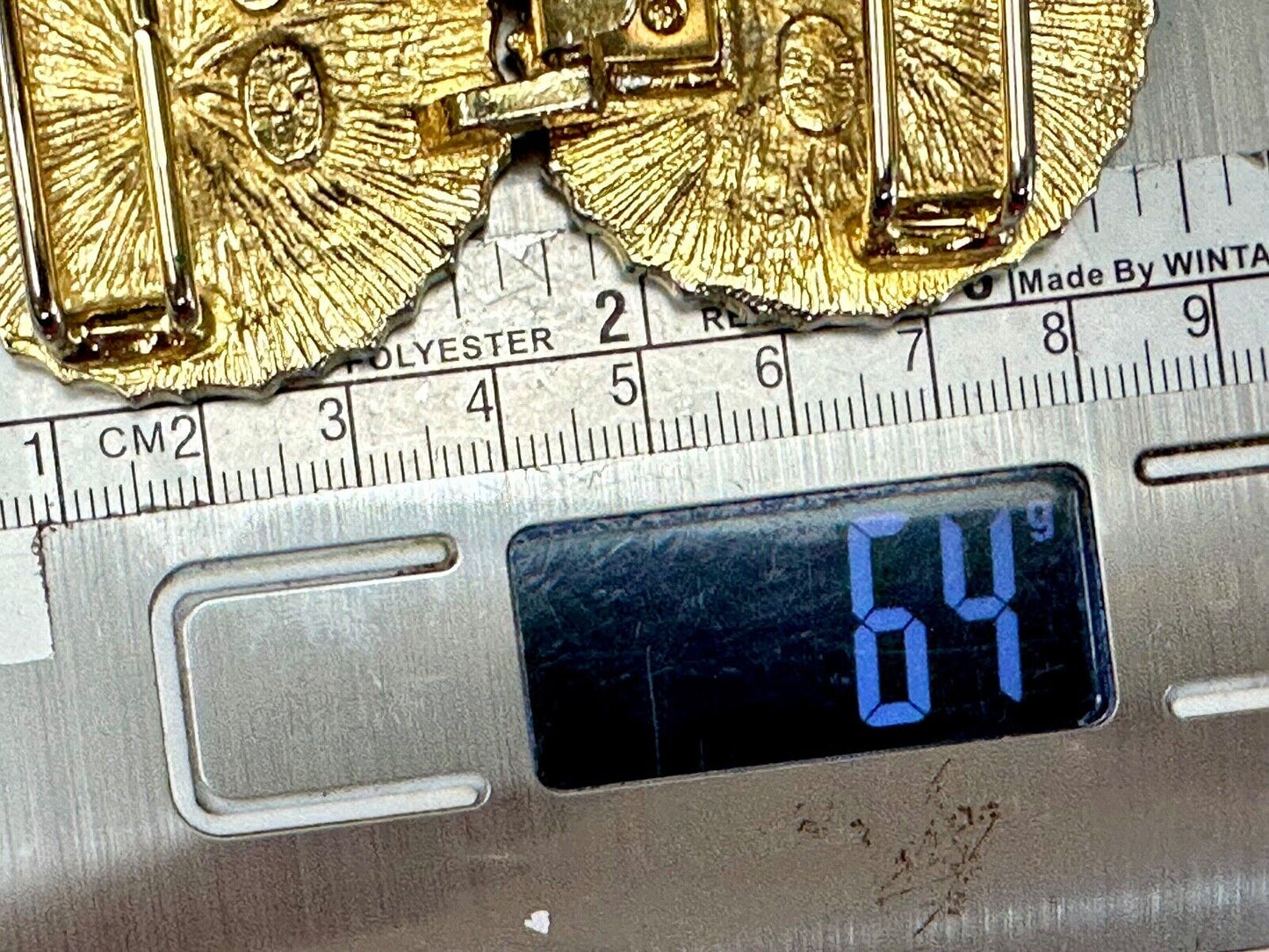 Asian / Oriental Round gold tone Two-piece interlocking Mimi Di N belt buckle