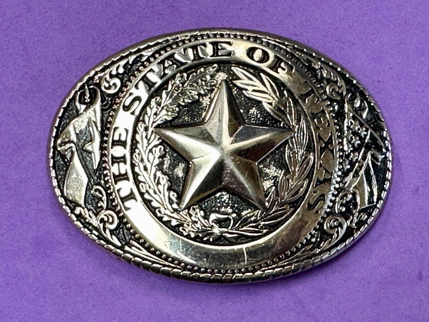 The great state of TEXAS - Tx Star Flag - Silver tone vintage belt buckle