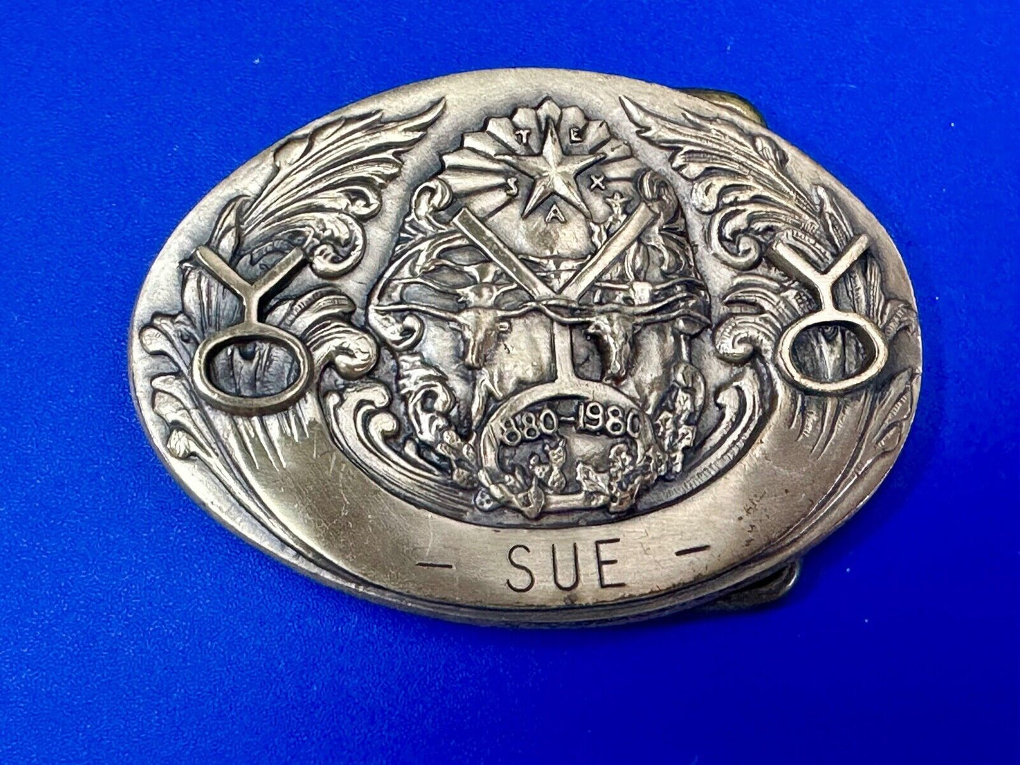 TEXAS NAME SUE 1880 - 1980 100 year celebration star longhorn belt buckle