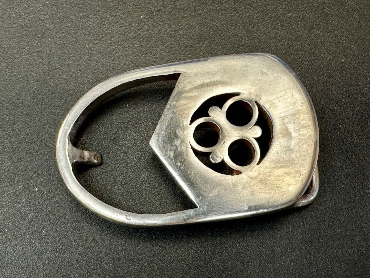 Artisan Signed vintage 1977 belt buckle to use for art craft or wear.