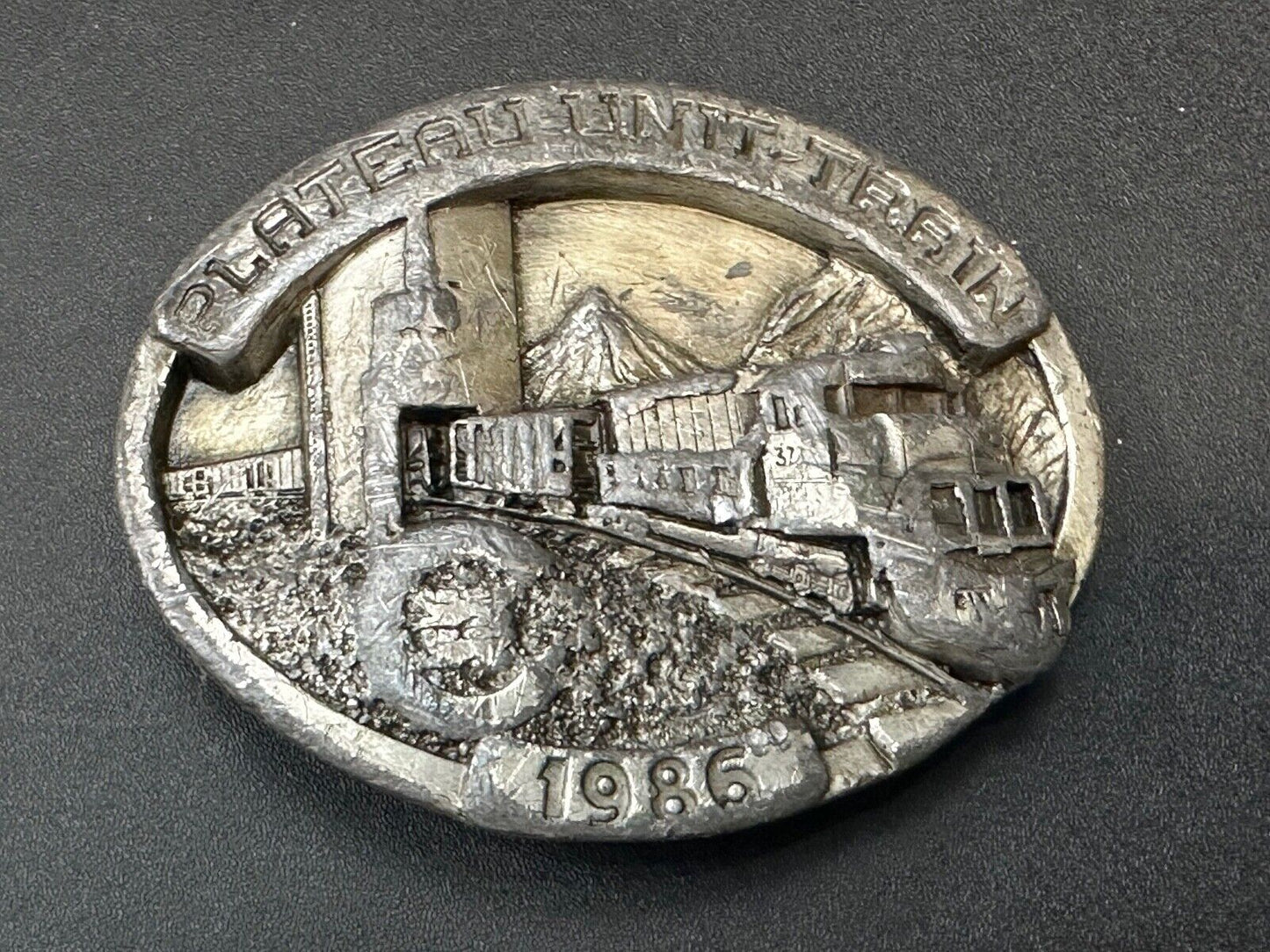 Vintage 1986 RR Plateau Unit Train commemorative pre-loved siskiyou belt buckle