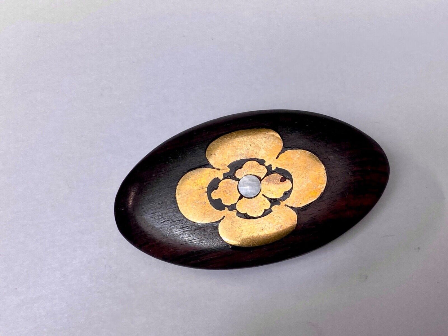 Vintage 1980 inlaid wood flower artisan - solid brass QUALITY belt buckle