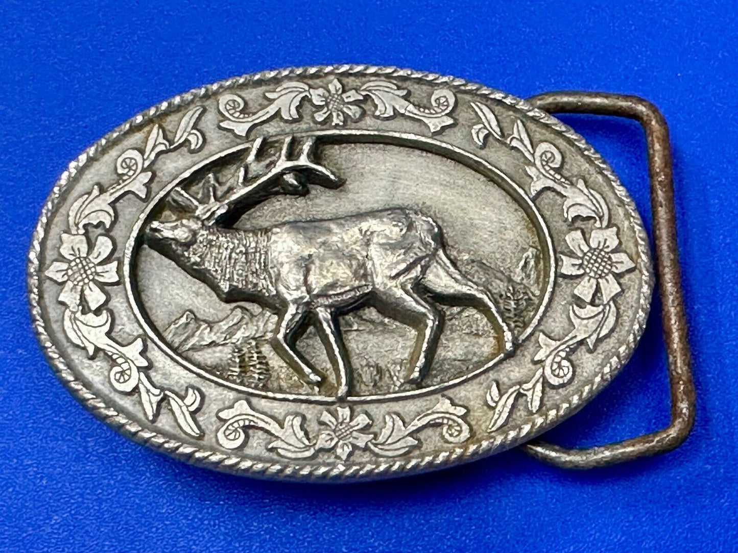 The Great ELK - Vintage 1980 D-4000 Siskiyou 2.75" wide Belt Buckle