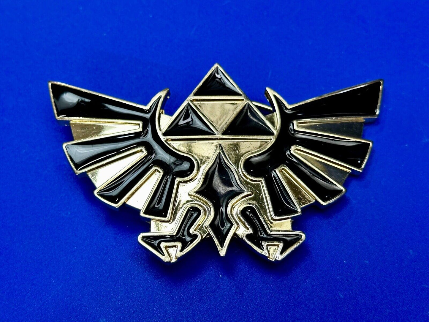 The Legend Of Zelda Black Golden Crest Triforce Nintendo 2012 Belt Buckle Hylian