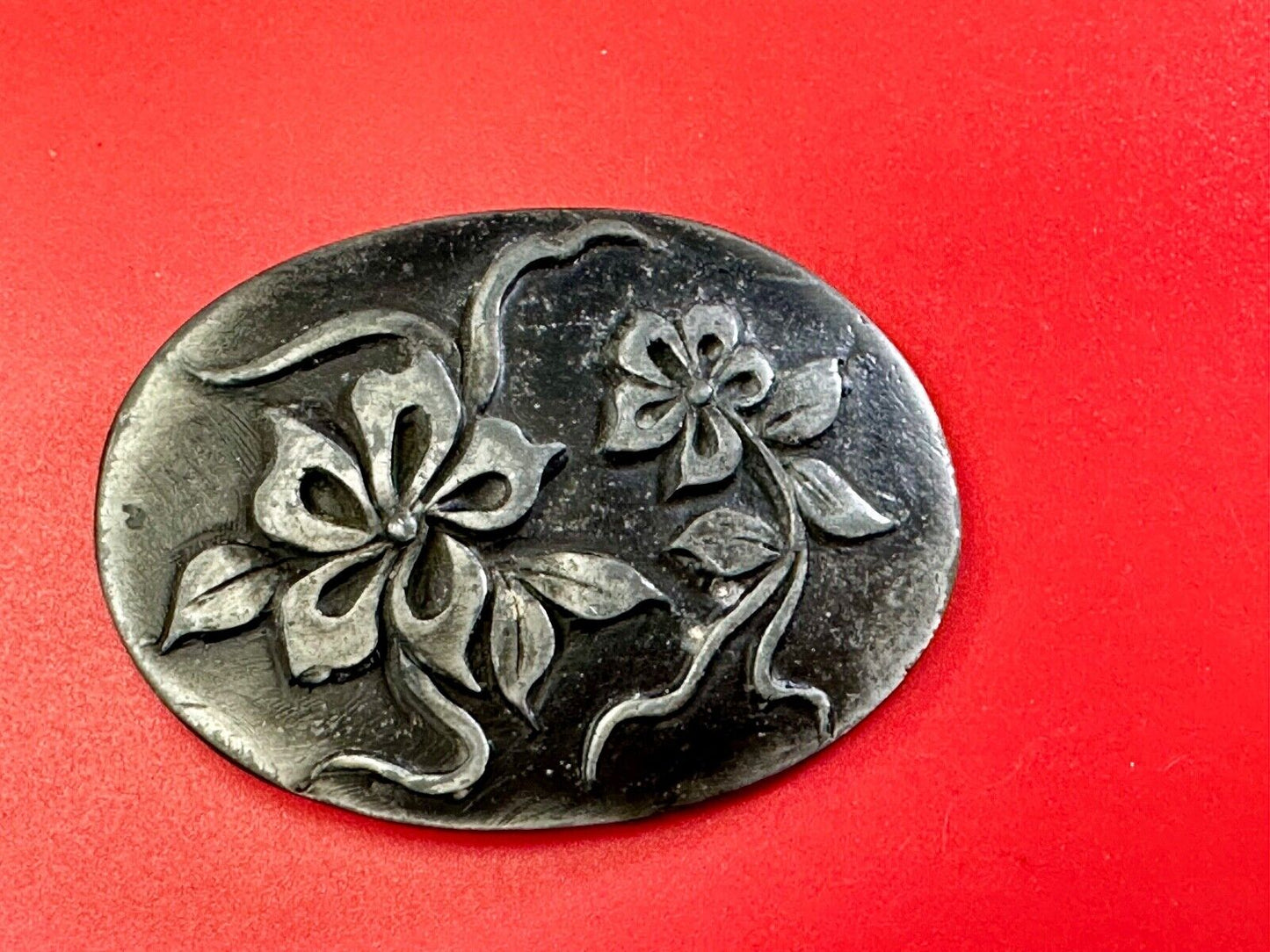 Artisan Pewter? Flower theme belt buckle - Beautiful and unique!