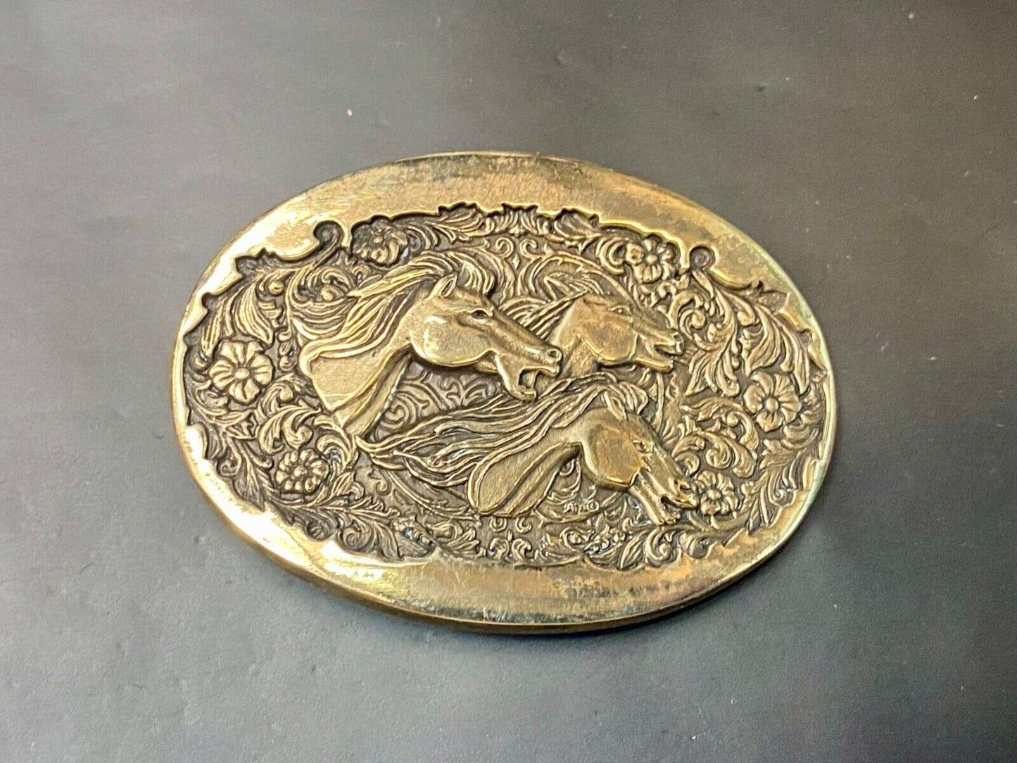 Three horse Heads flower swirl First Edition belt buckle by Award Design Medals
