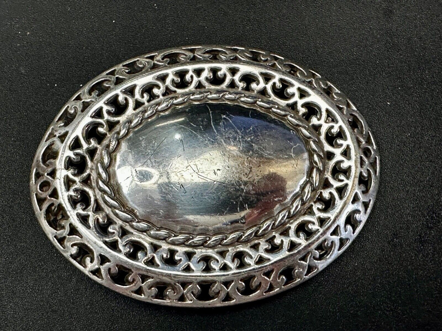 Unique silver color see through oval ornate Belt Buckle