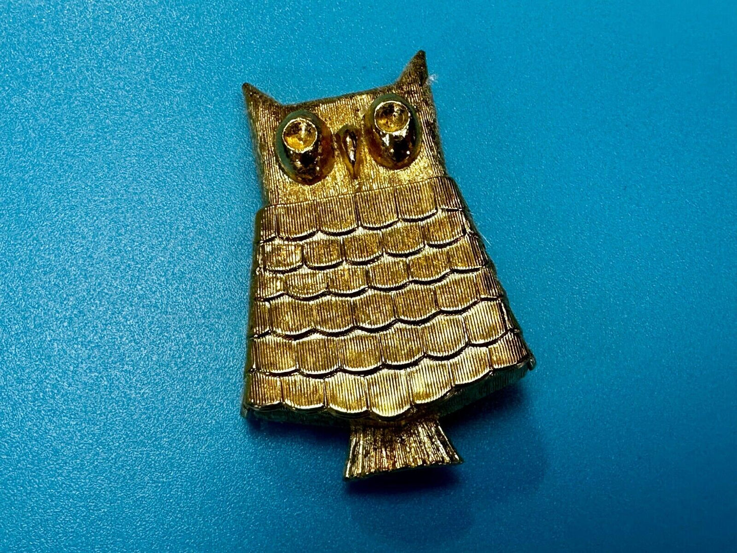 Beautiful Owl Perfume Glace Gold Tone Brooch Pin Signed by Avon
