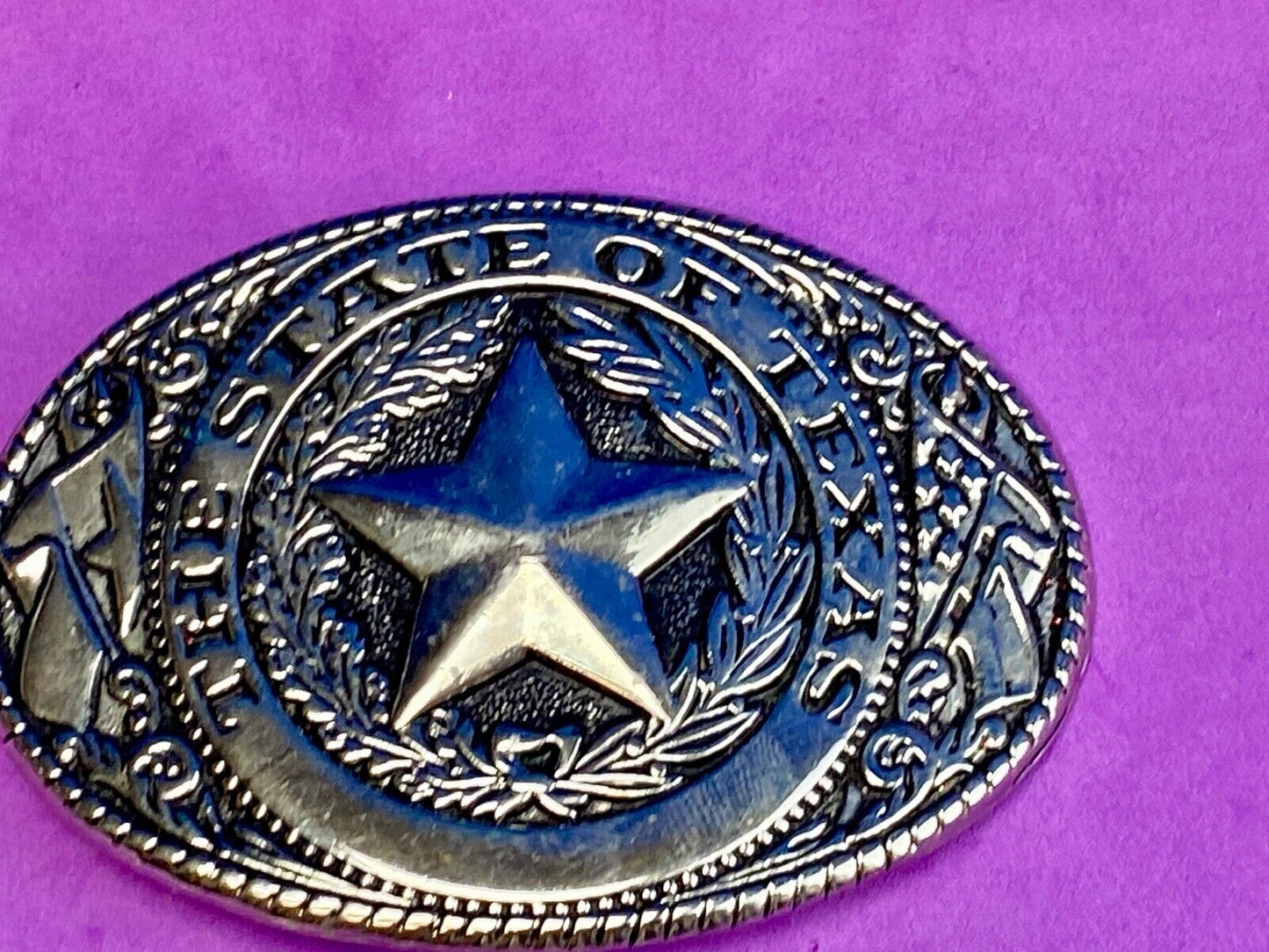 THE GREAT STATE OF TEXAS Star Black and Silver color flower swirl belt buckle