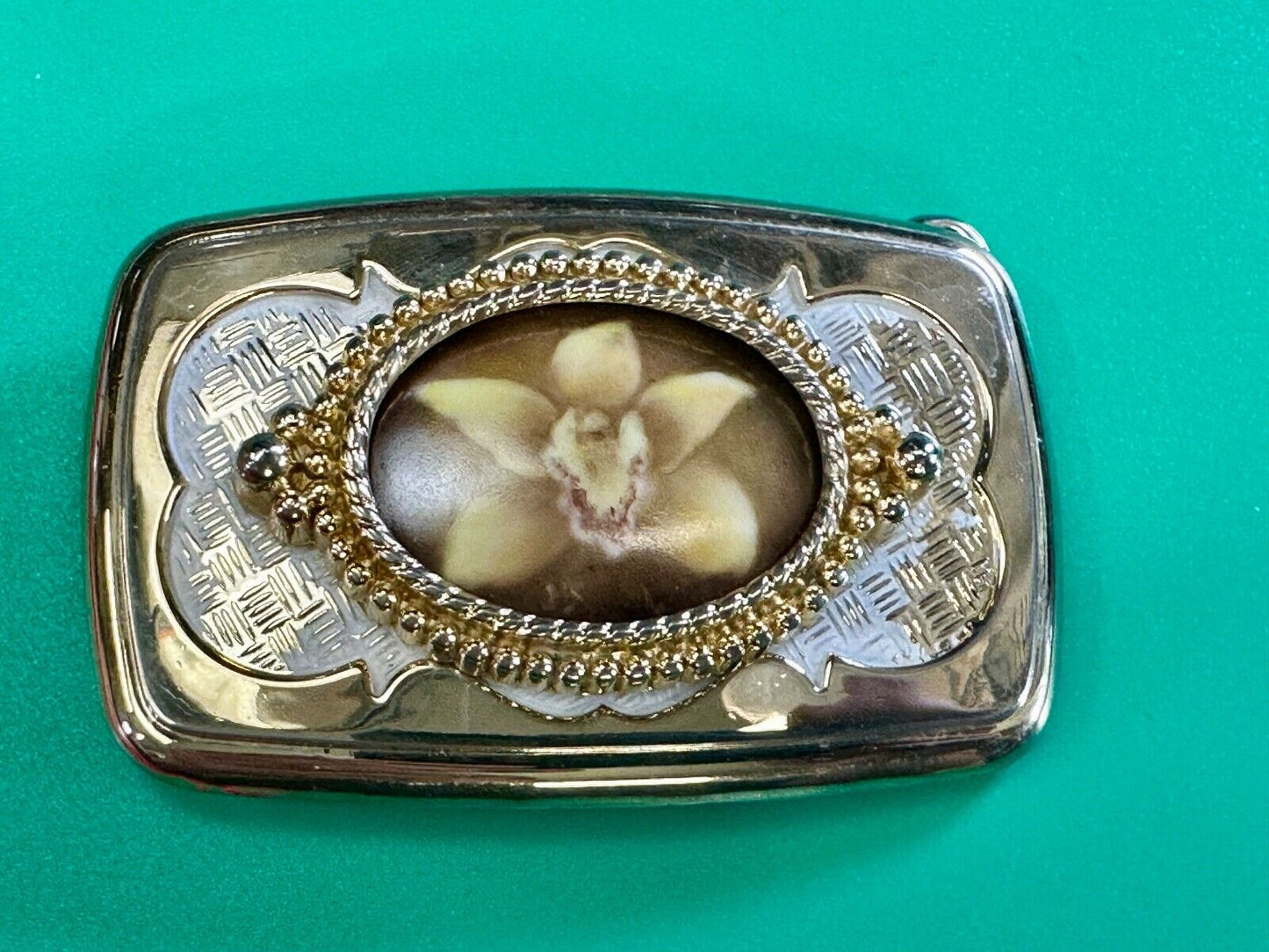 Vintage cabochon cab style flower centerpiece beautiful gold tone belt buckle