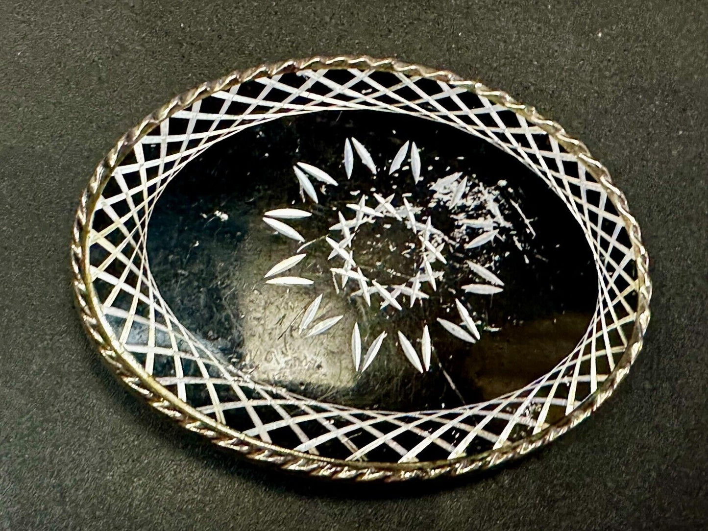 Black & Silver Color Starburst Spirograph Flower Pattern Western Belt Buckle - W