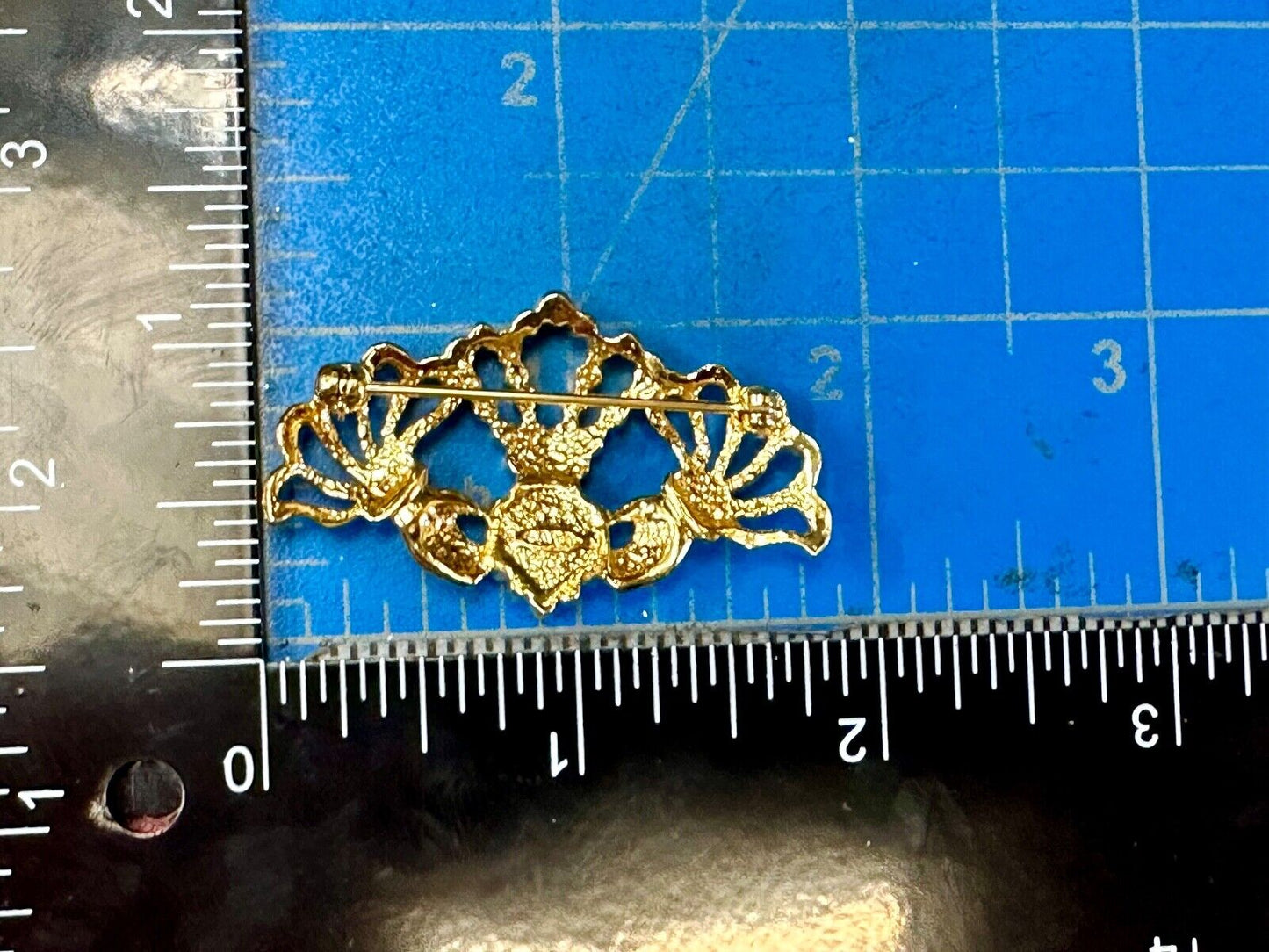 Vintage Avon Goldtone Brooch Pin Claddagh Hands Heart Crown Pearl Heart Bead
