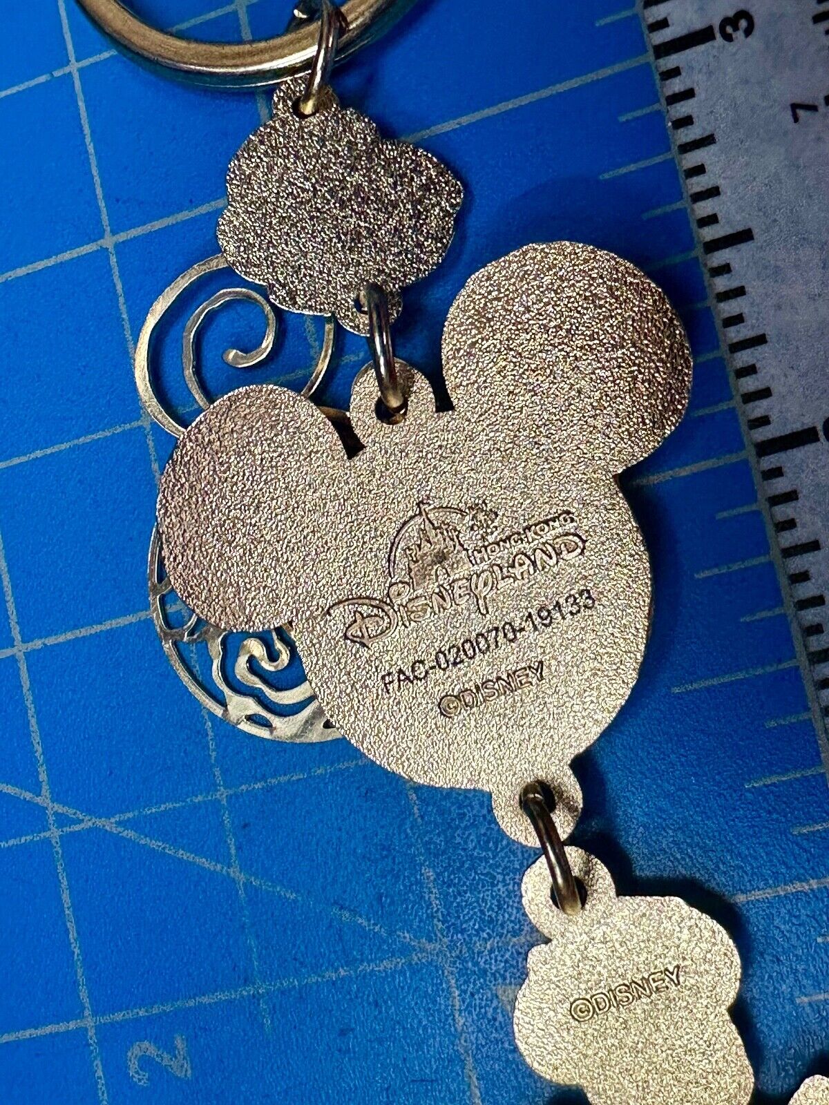 Vintage Dangle Minnie Mouse. - Disneyland Keychain - Key Ring Chain