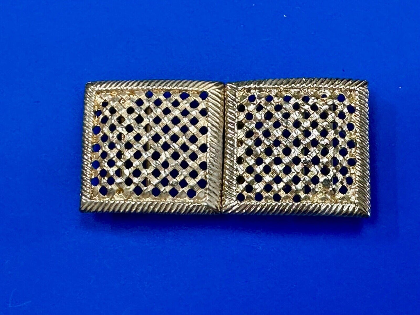 Basket Weave Pattern Vintage Two-piece interlocking gold tone belt buckle