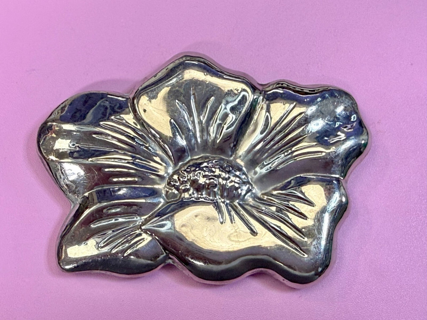 Beautiful Pansy Flower Shaped Silver Tone Hippy Vibe Scarf Slide Belt Buckle