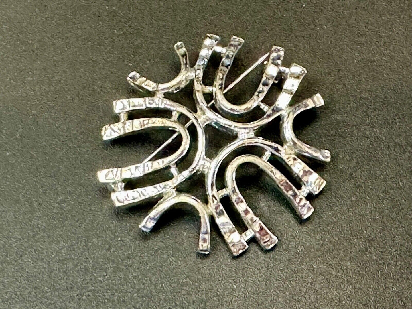 unique see through Sarah Coventry signed silver tone brooch pin