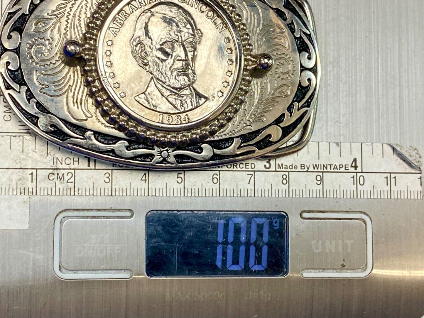 Vintage 1984 Abe Abraham Lincoln Coin centerpiece on collectors belt buckle