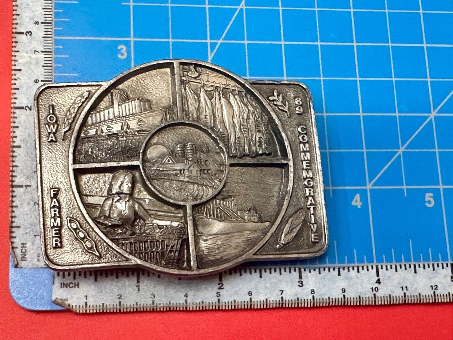 1989 Iowa Farmer - State Farm Commemorative belt buckle