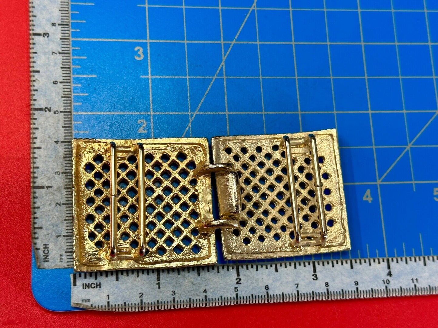 Basket Weave Pattern Vintage Two-piece interlocking gold tone belt buckle