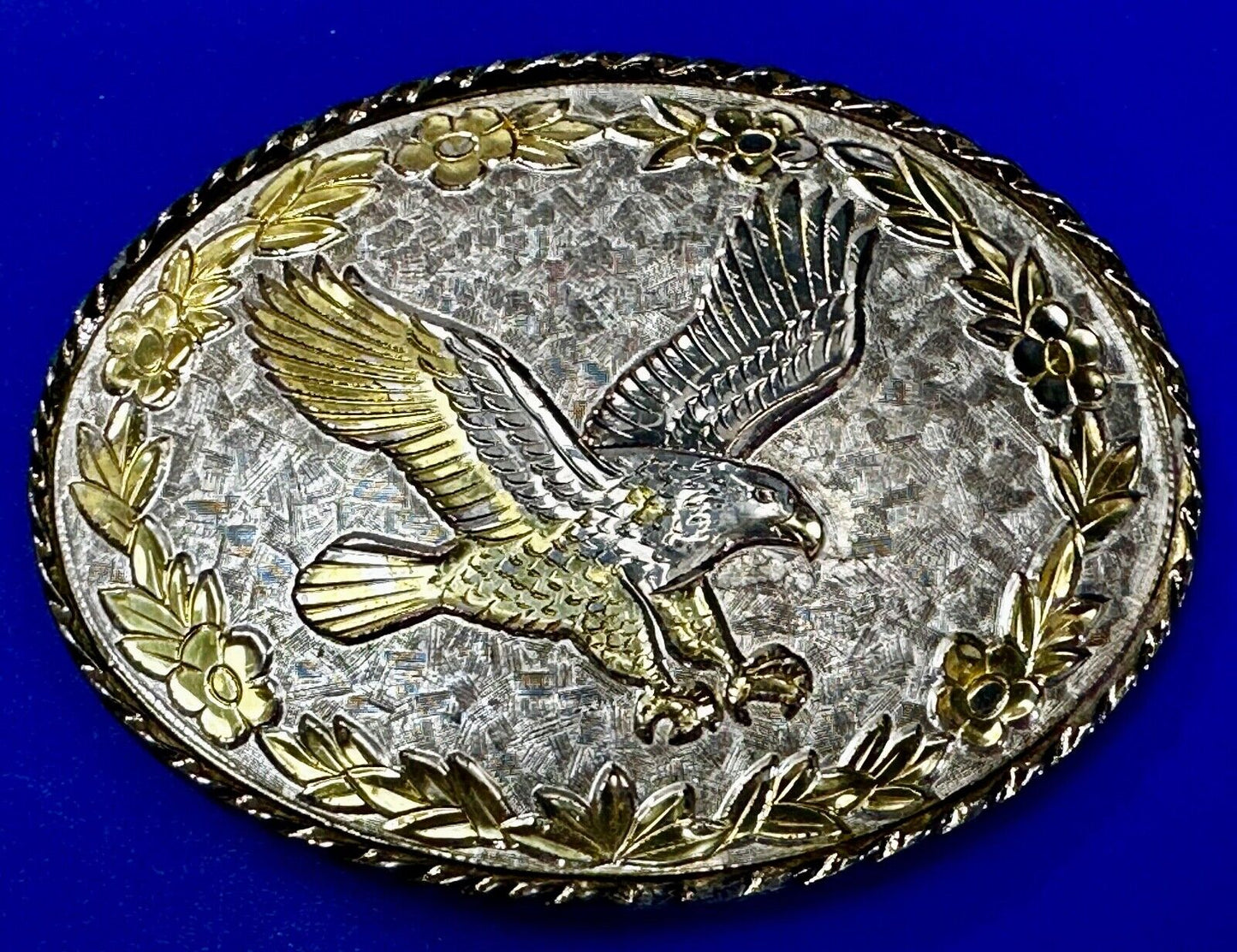 Vintage EAGLE flying High western etched flower swirl design belt buckle - W