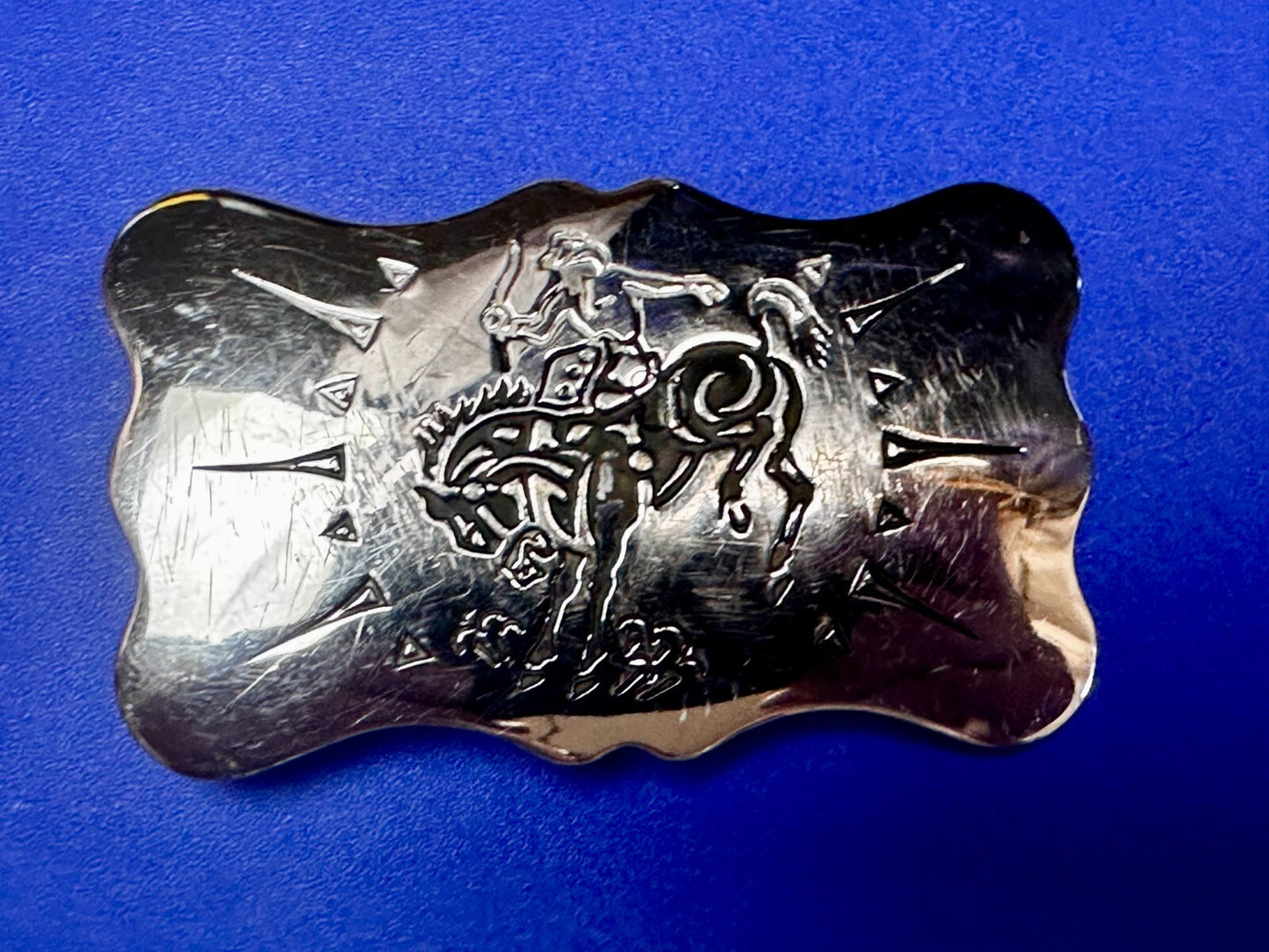 Vintage Bow & Arrow Horseback Cowboys and Indians Western Chambers Belt Buckle