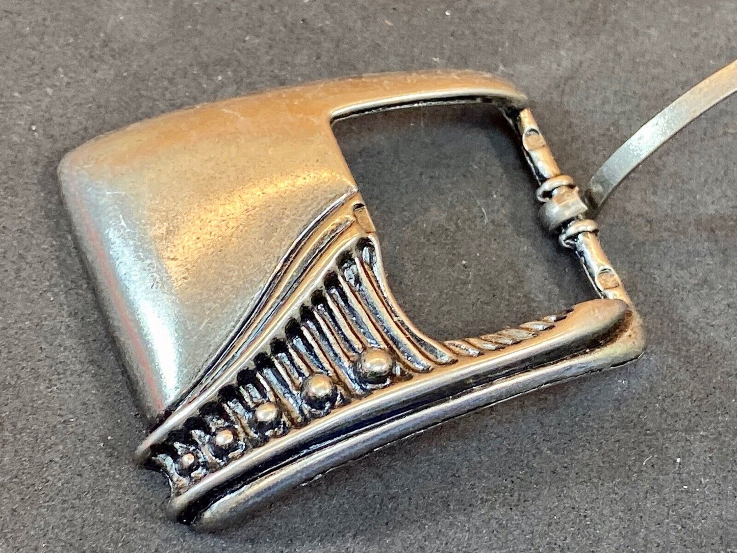 Thin Metal Belt Buckle - Retro Pattern