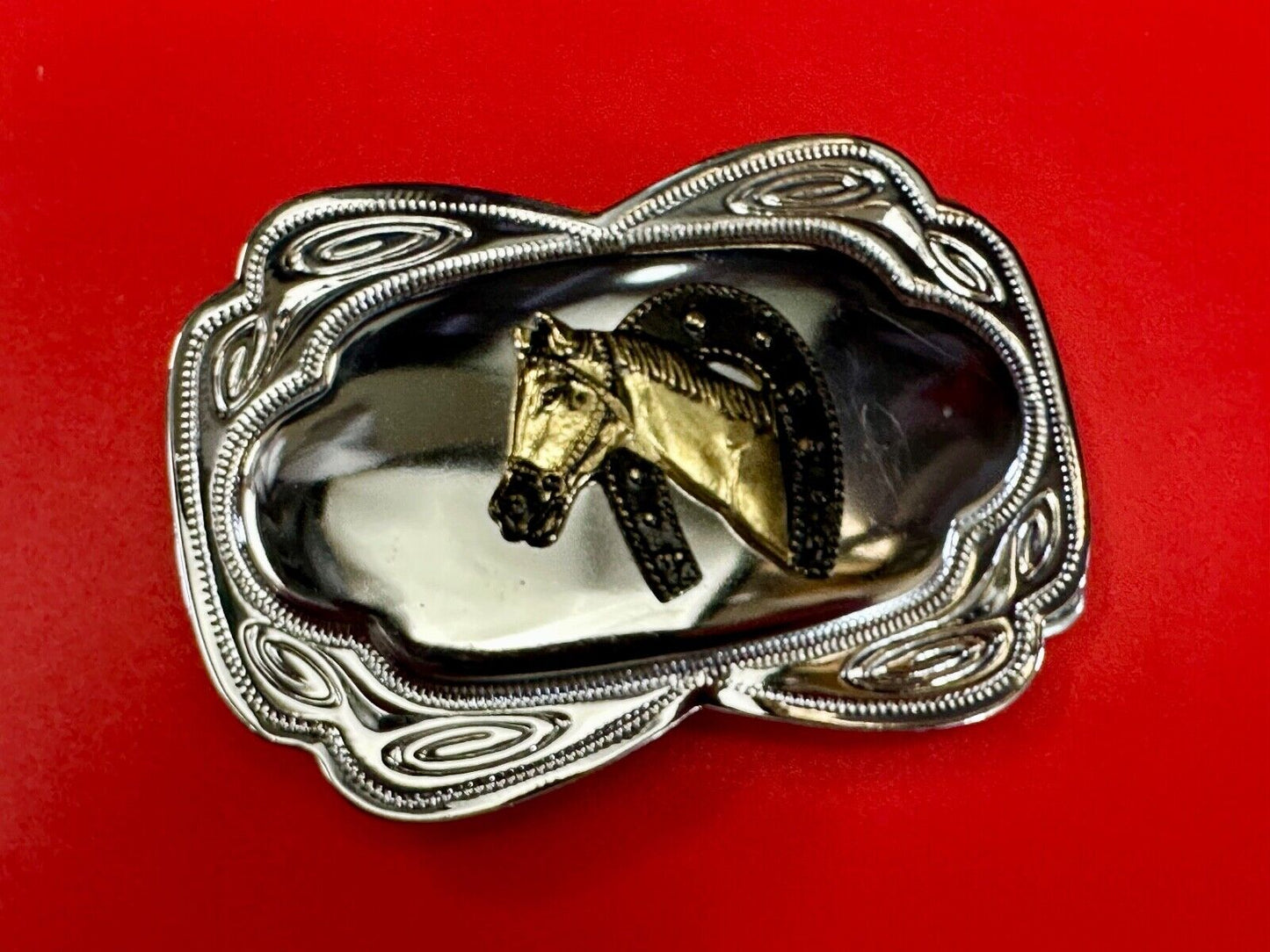 Beautiful NOS Horse head / lucky horseshoe - two tone reflective belt buckle