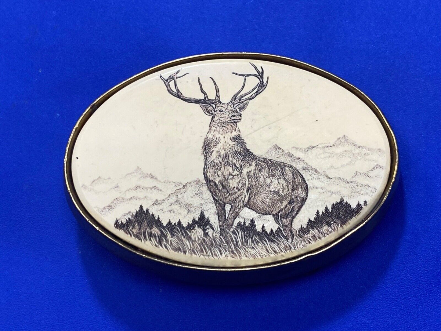 Vintage 1983 Barlow DEER Buck in nature Mountains with huge rack belt buckle
