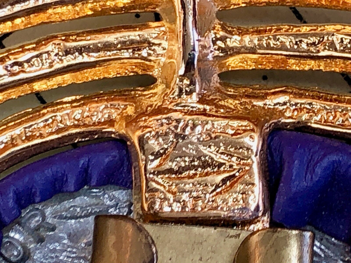 Vintage Belt scarf Clip buckle unknown signature - gold tone rings, blue center
